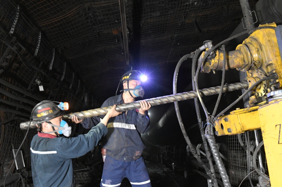 新春启新程 实干开新局