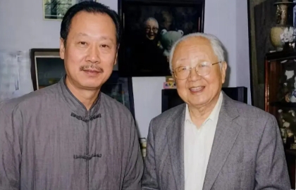 得清骨而开新境——论战国权对启功书风的承续与化成