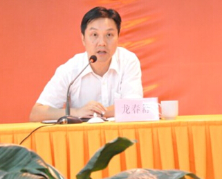 龙春舒