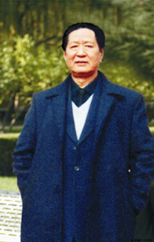 张盛德