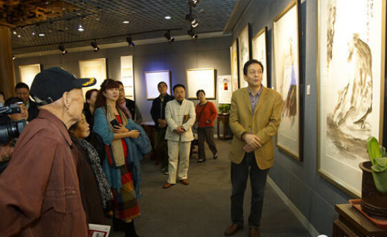 卓石(王学嵘）王秋惠 孙波三人作品展
