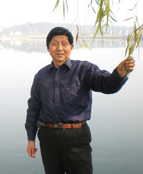 袁康年