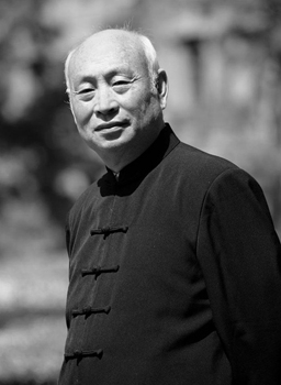 何伯群
