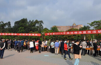 靖西县司法局开展2015年政法综治宣传月集中宣传活动