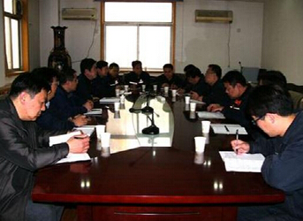 图为陆港公司、矿业公司双方进行座谈交流