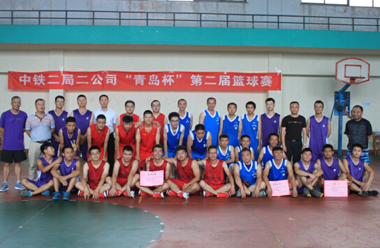 图四：赛后留影合念。