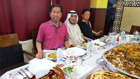 内画大师姚文吉与阿联酋迪拜友人文化交流3