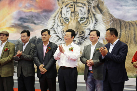 卢成之创作《中华圣虎图》现场认证