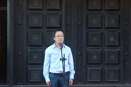2国墨天下书画院院长冯海在开幕式上发言