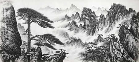 《松翁挺立玉屏峰，颔首相邀似重逢。笑迎东南西北客，黄山深处觅仙踪。》