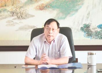 ●董事长黄添友先生主持会议并作重要讲话