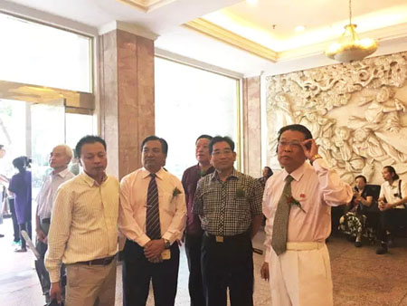 张林东主席应邀参加“迎国庆 祖国颂”书画展