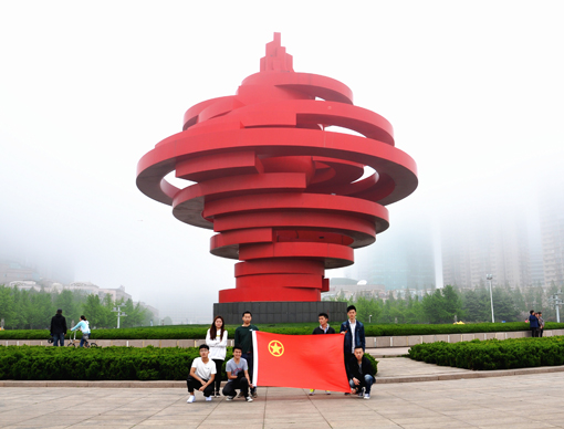 参观五四广场