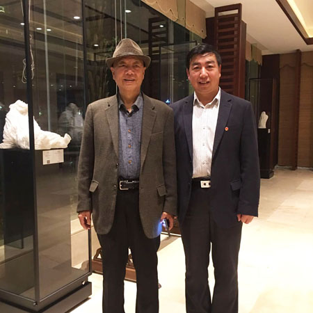 户广生老师与中国美协顾问尼玛泽仁合影