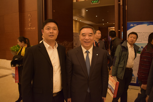 中企报盟副总编薛雷