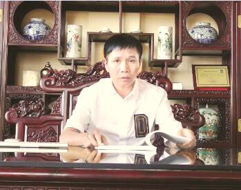 ●赤峰龙源文化产业发展公司董事长刘井军。