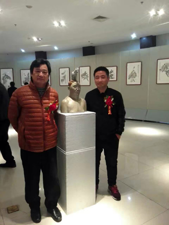 著名画家潘毅出席翁静孜国画•邹超雕塑作品展
