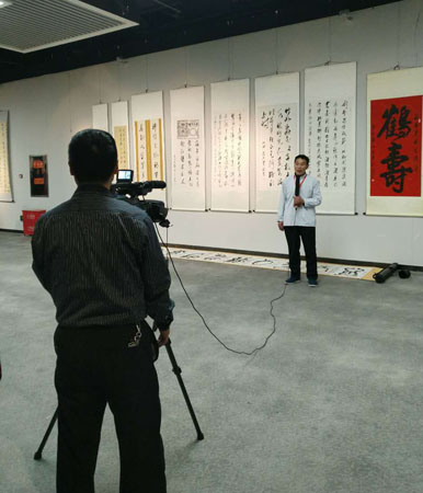 李海圣接受媒体采访