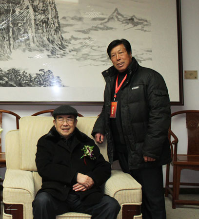 姜老师和原中央组织部办公室主任 中国书法家协会副秘书长 中国书协顾问 刻字研究会会长 现为中国文联书画艺术中心顾问 艺术品中国资深艺术顾问 著名书法家权希军先生