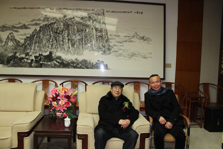 康老师和原中央组织部办公室主任 中国书法家协会副秘书长 中国书协顾问 刻字研究会会长 现为中国文联书画艺术中心顾问 艺术品中国资深艺术顾问 著名书法家权希军先生