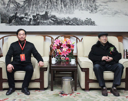 武老师和原中央组织部办公室主任 中国书法家协会副秘书长 中国书协顾问 刻字研究会会长 现为中国文联书画艺术中心顾问 艺术品中国资深艺术顾问 著名书法家权希军先生