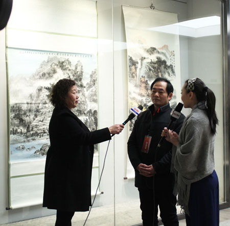 武老师接受媒体采访