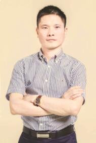 ●自贡红谷实业有限责任公司董事长邓申伟