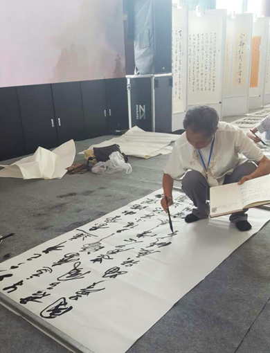 四川宜宾“古建与书画之美”---卢成仕老师现场创作