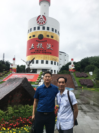 孙宗林老师与中国民族建筑研究会书画艺术专业委员会秘书长苏庆河合影