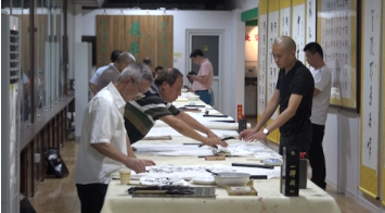  2017年7月14日上午，由中国拥军优属基金会、长城书画协会、北京富虹景文化传播有限公司共同举办《庆祝中国人民解放军建军九十周年 喜迎中国共产党十九大胜利召开——老战士、名家全国书画巡展》第三场纪念笔会，在北京富虹景文化传播有限公司展览中心举行。 出席本次纪念笔会的主要嘉宾有：中国武装警察部队原司令员吴双战;长城书画协会常务副会长崔建设;长城书画协会副会长孟庆阳;长城书画协会秘书长程近仲;文化部中国乡土艺术协会副会长席彦峰;中国人民解放军空军文工团政委、中国民族名家书画院院长冀有泉;中国书法家协