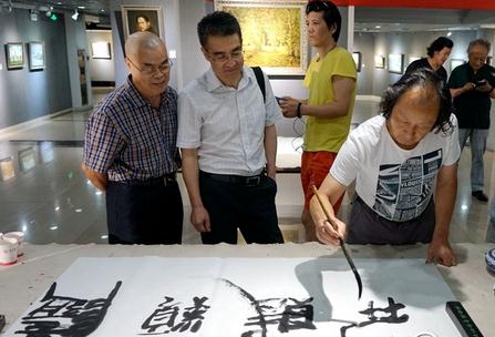 中国陕西与新西兰书画文化界座谈交流笔会在西安举办