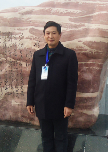 严坤明