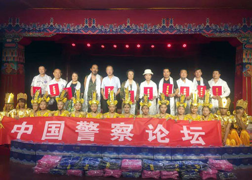 盛基艺术学校的藏族孤儿在演出2 盛基艺术学校的藏族孤儿在演出2