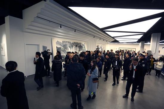 刘人岛作品展亮相保定白沟新城