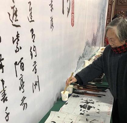 武汉老年书画研究会成立30周年纪念书画展举行