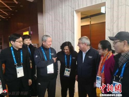 国际奥委会主席巴赫会见中国书画艺术家