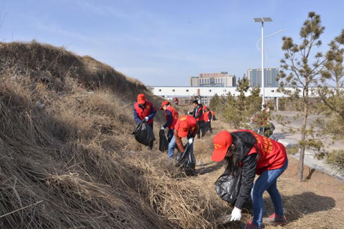 神南红柳林矿业公司青年志愿者公益暖心之旅