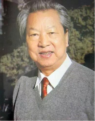 画家于工 邈邈千日,寄文追寻 ——念想马航事件的书画友人 画家于工 邈邈千日,寄文追寻 ——念想马航事件的书画友人