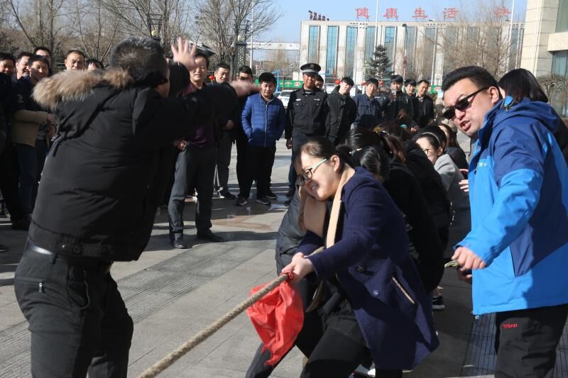 包饺子拔河听讲座，为这个三八节打CaLL