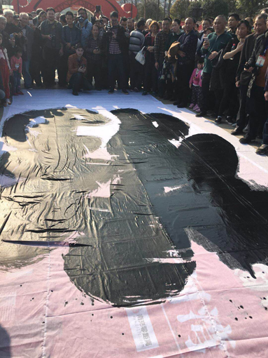 书法家何文军巨笔献福 书法家何文军巨笔献福