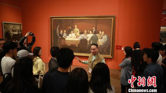 “从石库门到天安门”上海美术作品展观众破百万