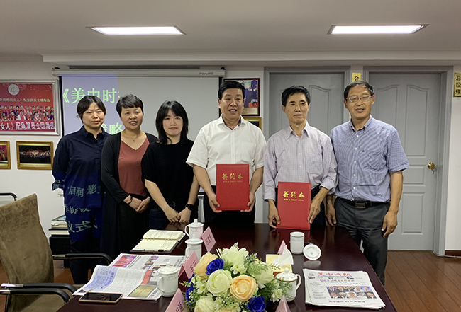 美国《美中时报》与启润影视在甬签约，双方开展战略合作