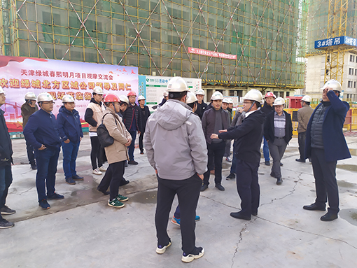 图为现场交流